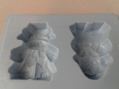 Blue plastic Thanksgiving Distlefink Designs candy or candle mold