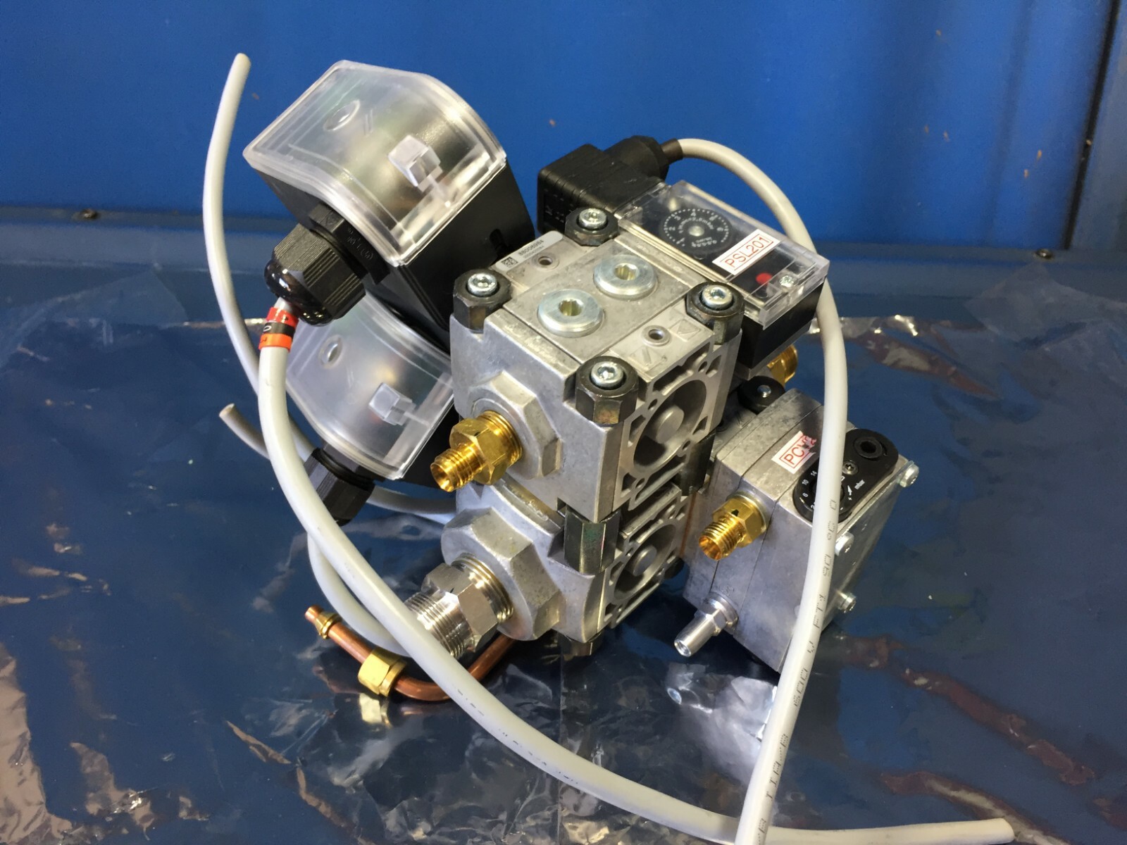 EDWARDS KROM SHRODER GAS BLOCK VAD120/-R/NQ-25B MANIFOLD