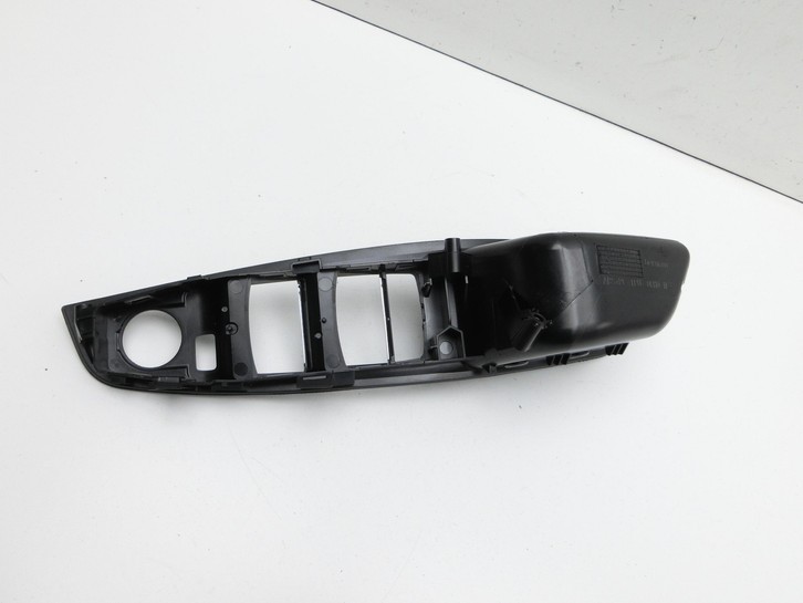 BMW F11 525d 10-14 Kombi Blende für Fensterheberschalter Links Vorne BMW F11 525d 10-14 04.04.2013 9183537 1778548... Vorschau 3