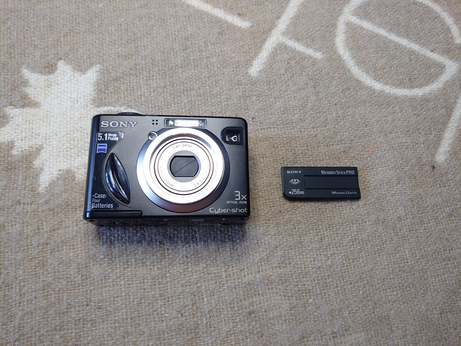 Sony Cyber-shot DSC-W15 5.1MP Digital Camera - Black Fully Sony Cyber-shot DSC-W15 5.1MP Digital Camera - Black Fully
