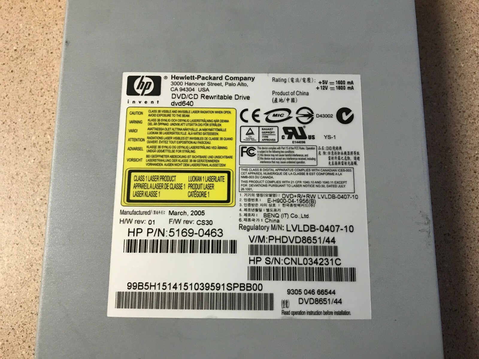 HP DVD640 16X Internal IDE Dual Layer DVD/CD-RW Drive with Lightscribe - Black