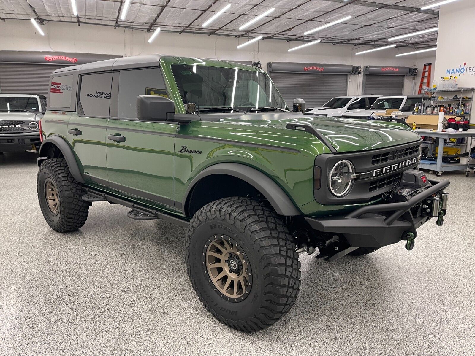 2022 Ford Bronco 4 Door Hardtop 27l V6 Eruption Green Metallic Mgv