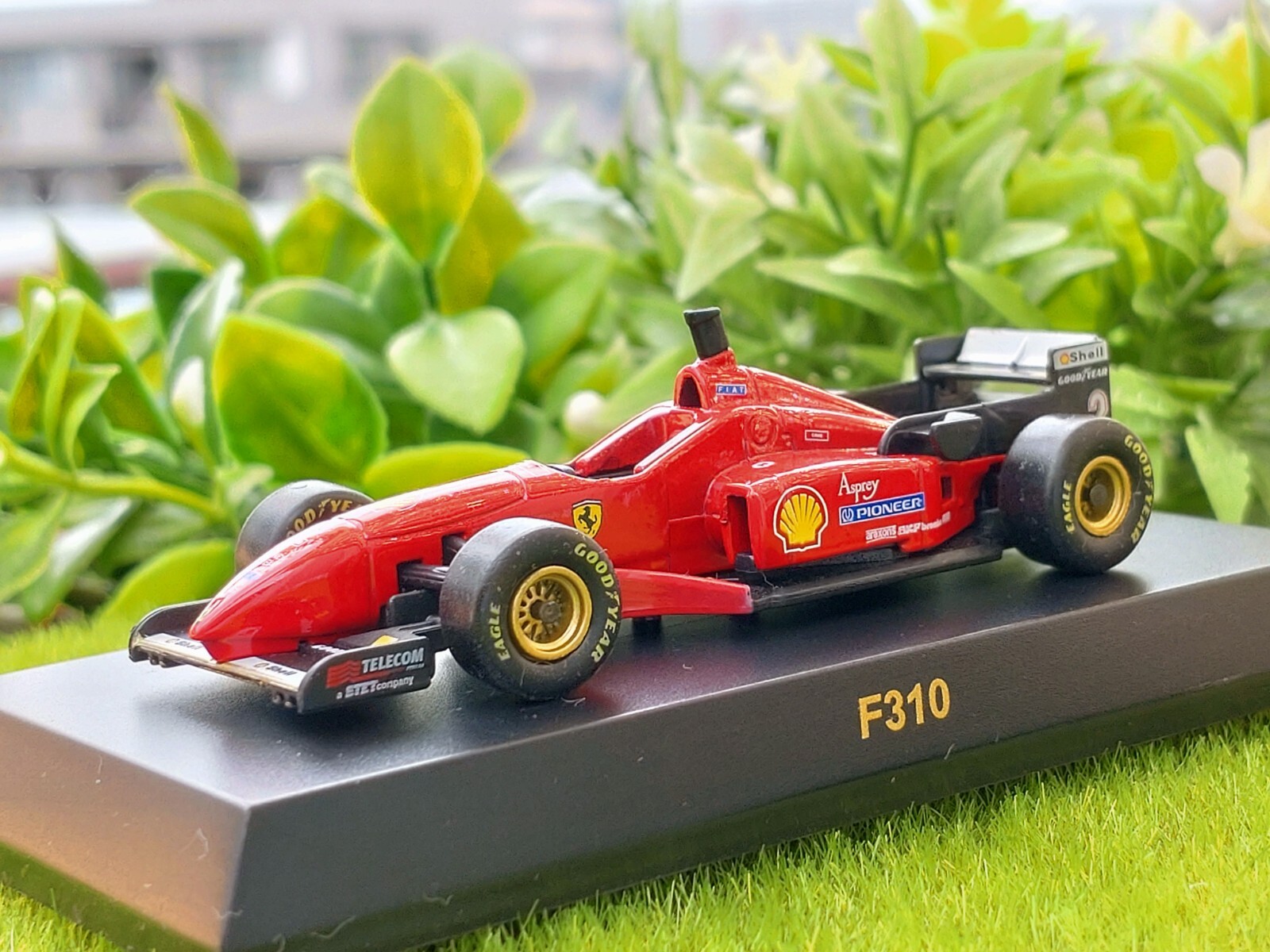 Ferrari F310 B Eddie Irvine ミニカー Minichamps 1/64 - Ferrari F310 Eddie Irvine #2 Diecast Model