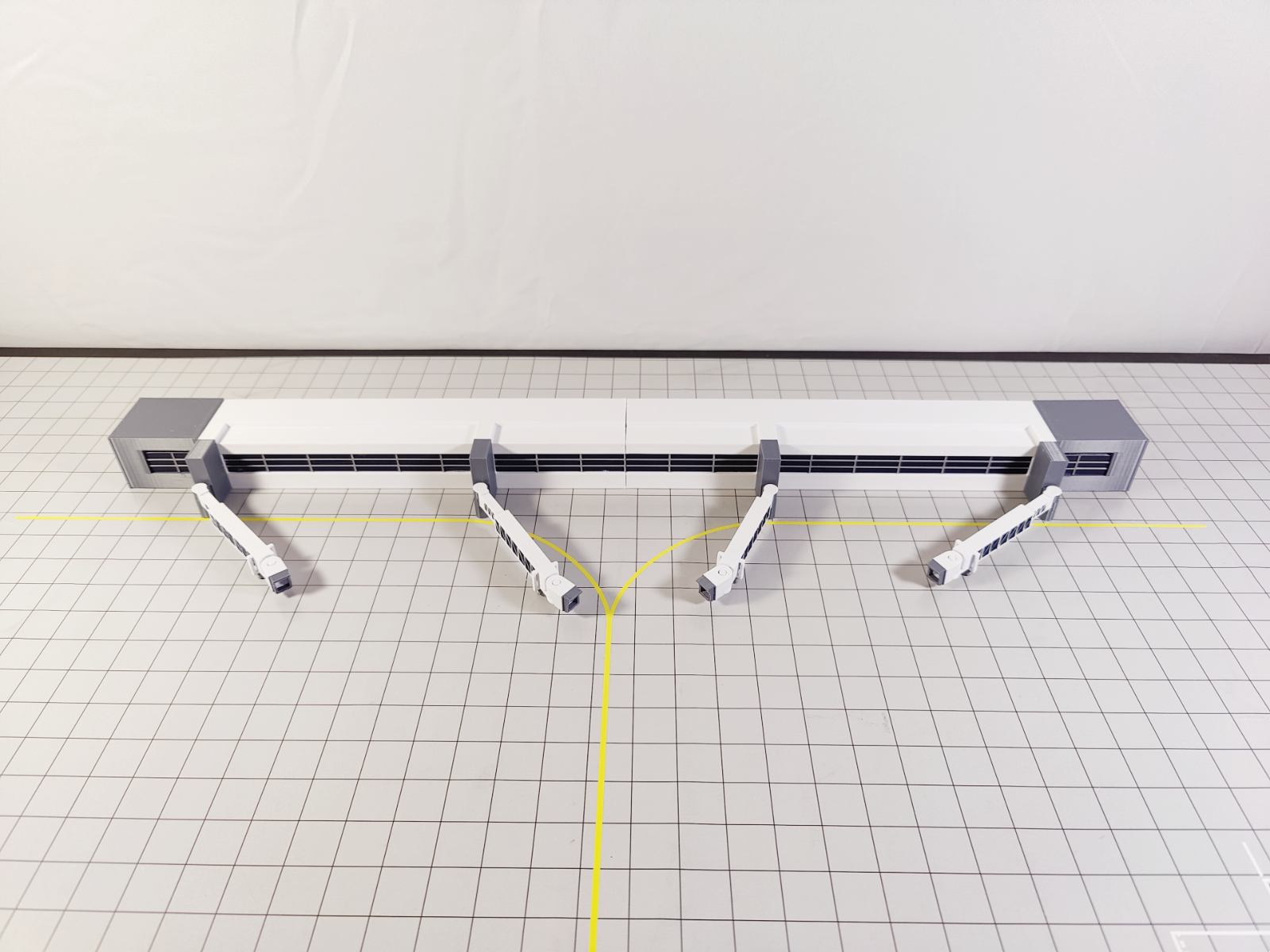REGIONAL AIRPORT TERMINAL BUILDING + EXTENDING BRIDGES Model 1:400 Scale Diorama