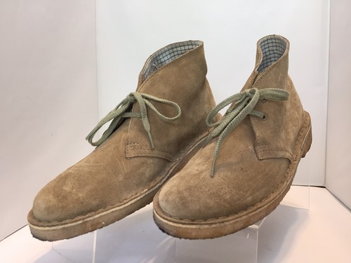 clarks women's phenia desert boot