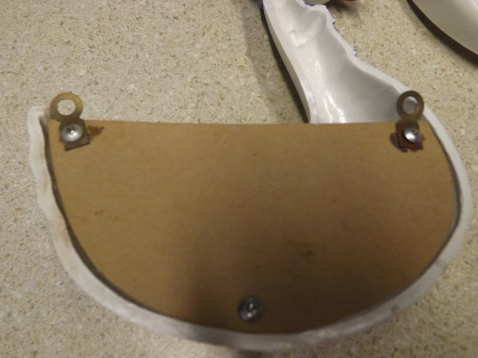 COLLECTIBLE 1987 BURWOOD GIRL AND GEESE 2 GEESE WALL POCKET WALL HANGINGS