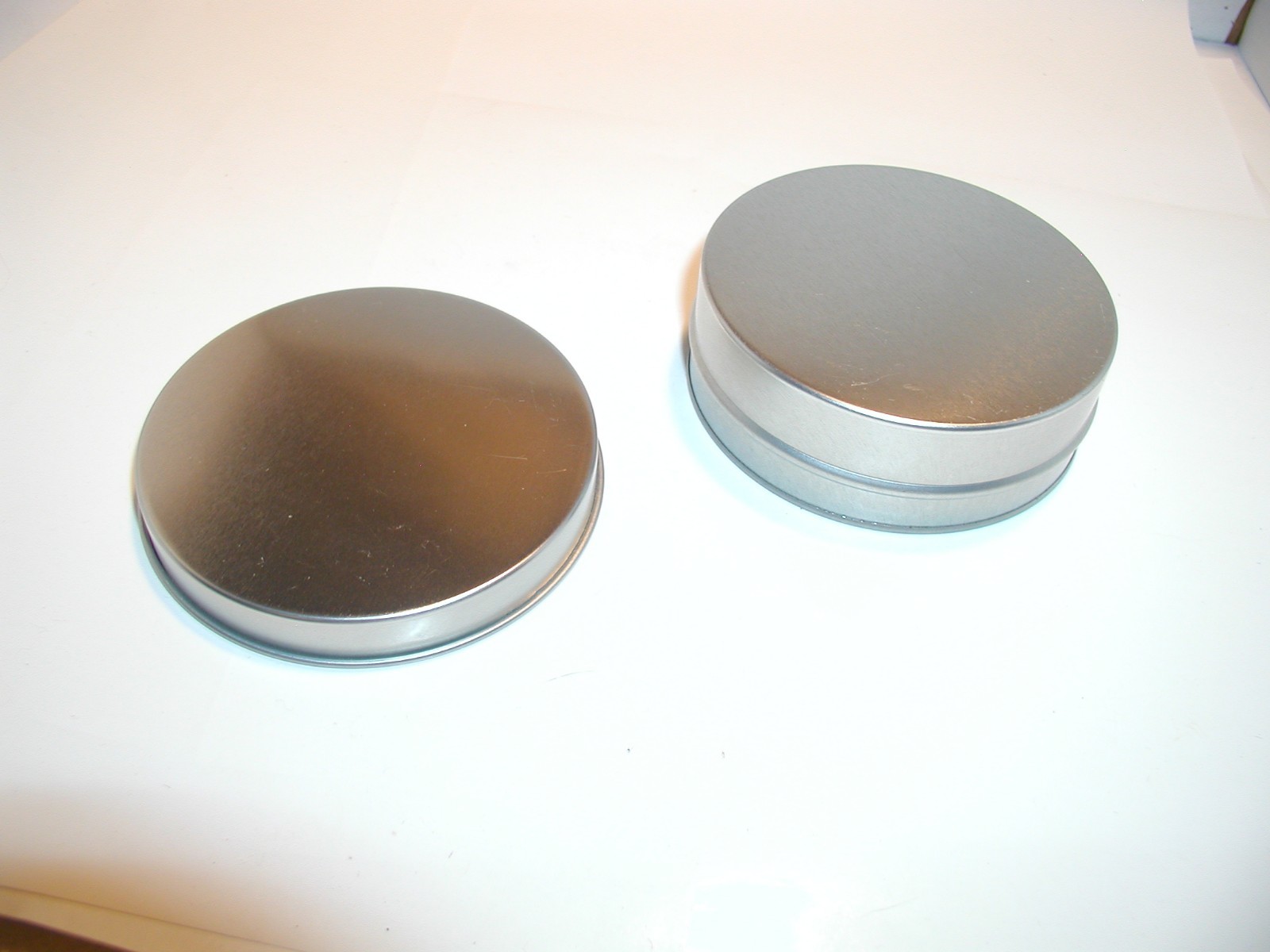 6 Pack of 4oz Round Metal Craft Tin Containers w/ Slip on Lids