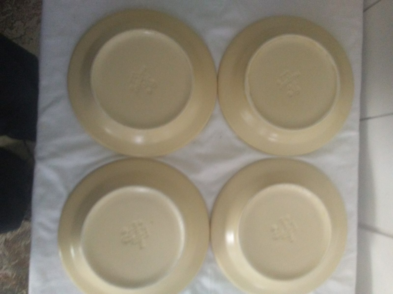 vintage pfltzgraff cups and sausers set of 4 good condition tan and brown (B)