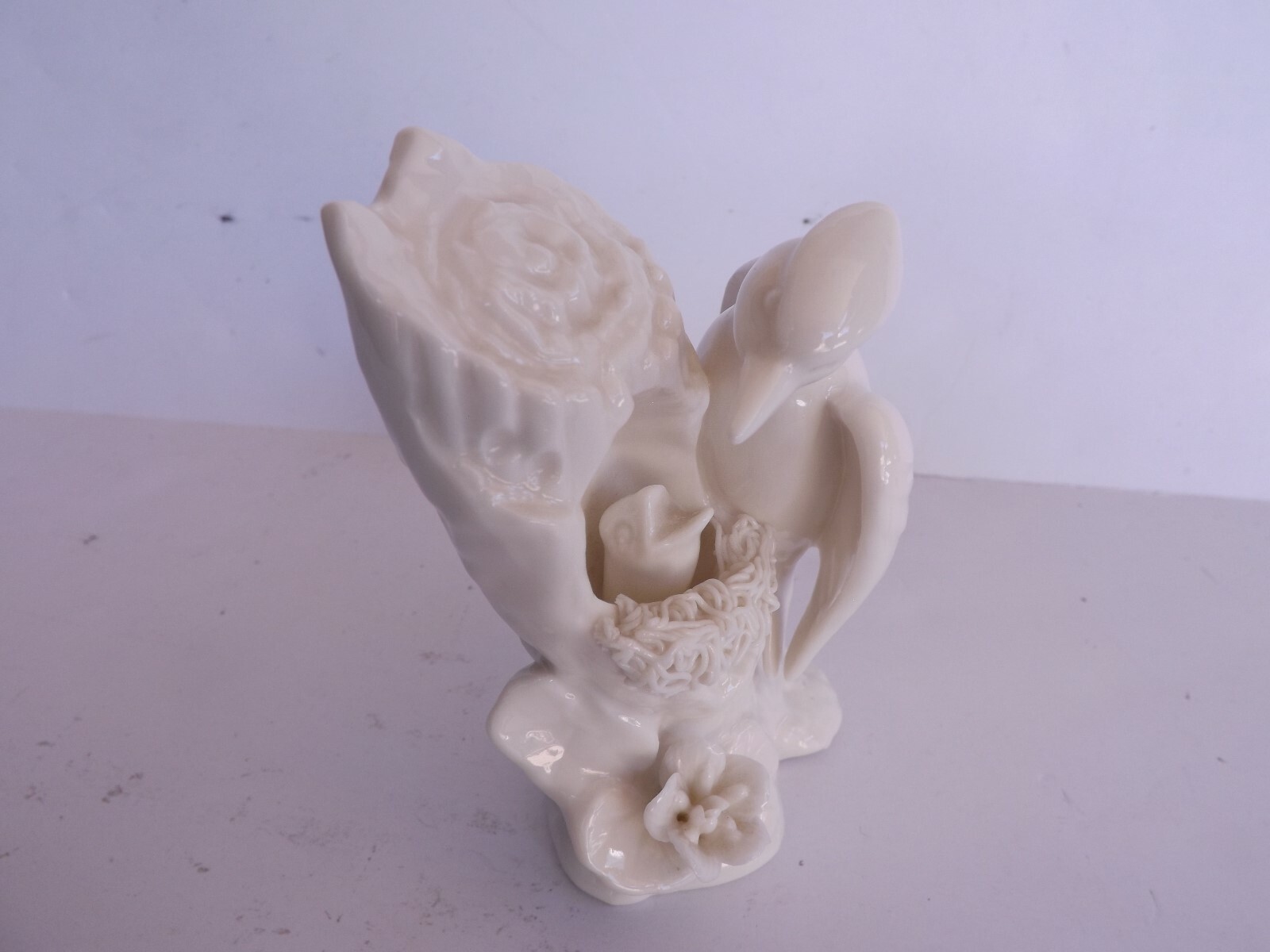 Vintage Mother Bird feedind baby bird figurine