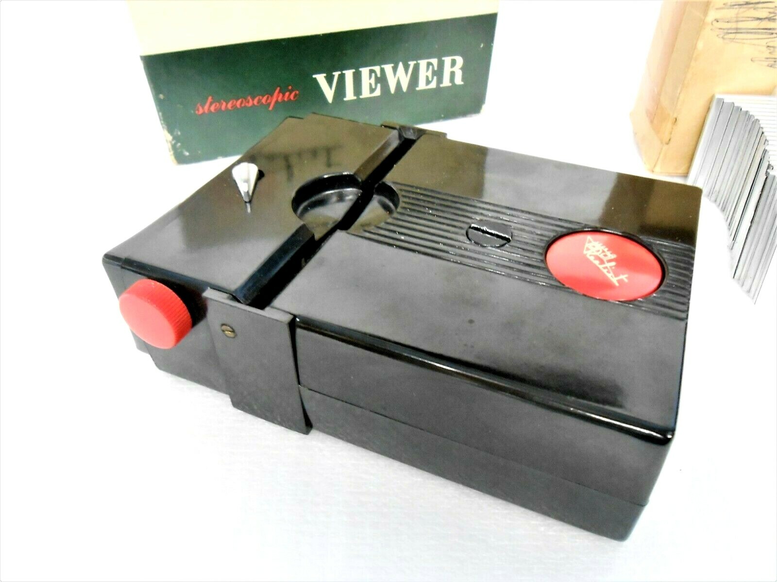 Vintage Lighted Realist Red Button 3D Stereo Slide Viewer ST-61 + 22 Slides Old