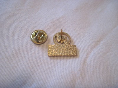 BUICK   TRI SHIELD CUTOUT THANKS  .SALES /SERVICE  HAT PIN ,LAPEL PIN