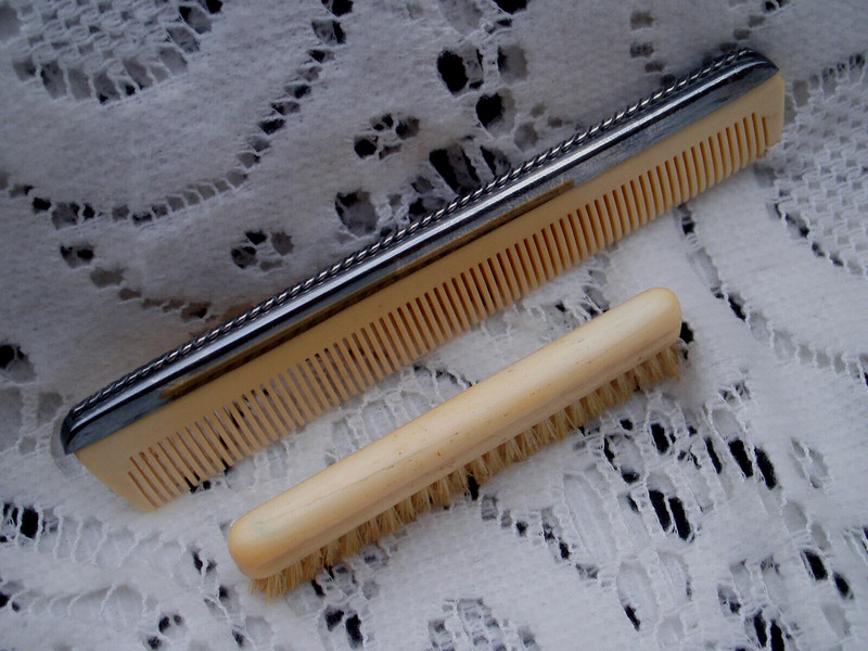 Ancienne Brosse A Moustache