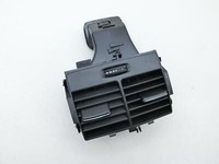 Mercedes A-Kl. W169 04-08 Luftdusche Luftdüse Mitte Hinten Mercedes A-Kl. W169 04-08 24.02.2005 A1698300654 gebraucht Vorschau 2