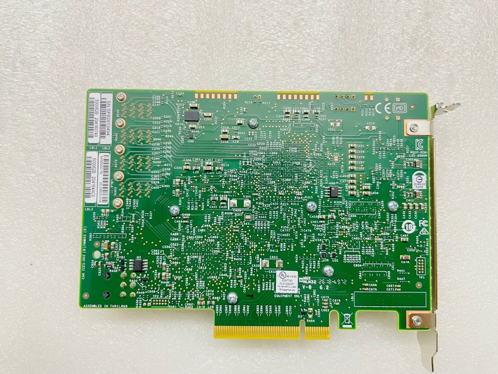 LSI SAS 9300-16I 12GB/S HBA BUS ADAPTER CARD IT Mode 4*SFF-8643 SATA Cable