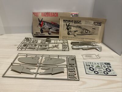 1/72 scale Republic P-47D Thunderbolt model airplane kit Minicraft Hasegawa 1162