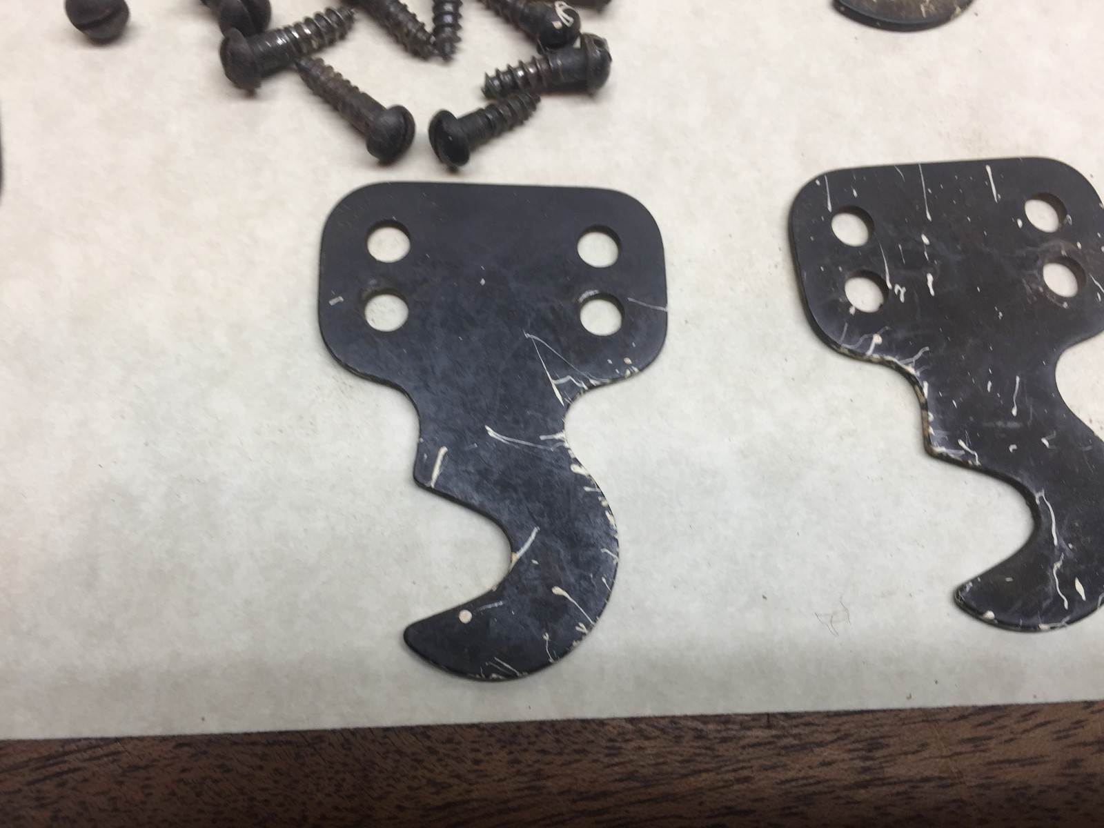 Vintage SINGER Treadle Sewing Machine Drawer Cabinet Mount Clips - 6 w/Screws