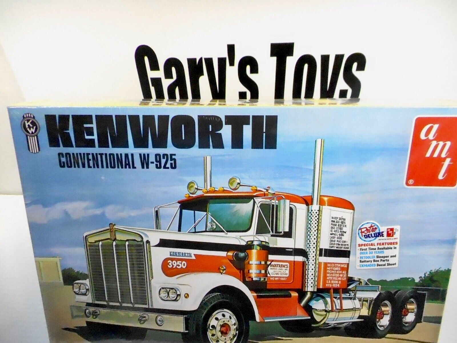 New AMT Kenworth Conventional W-925 Tractor 1:25 Scale Model New AMT Kenworth Conventional W-925 Tractor 1:25 Scale Model