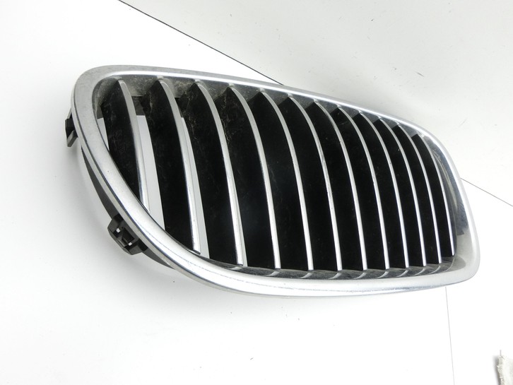 BMW F11 520d 10-13 Kühlergrill Frontgrill Niere Vorne Rechts BMW F11 520d 10-13 18.05.2012 7200728 51137200728... Vorschau 2