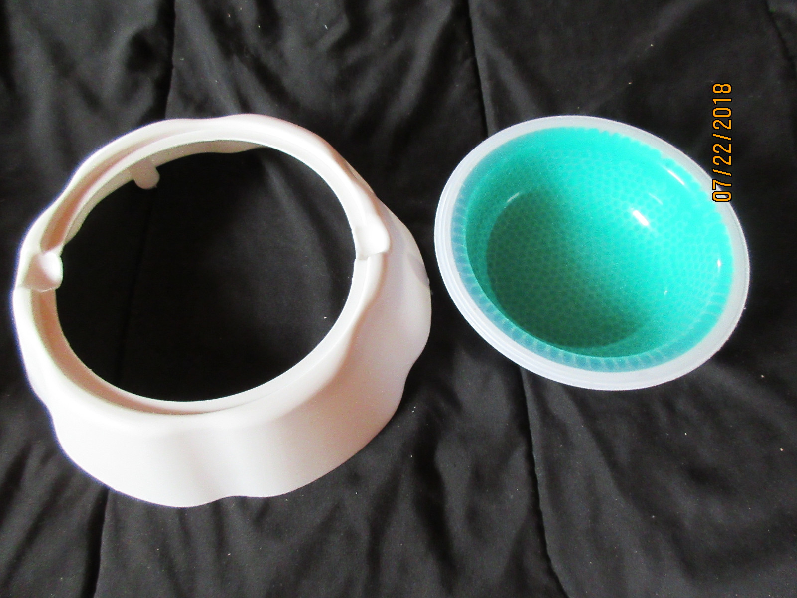 Frosty Bowl: Pet Bowl