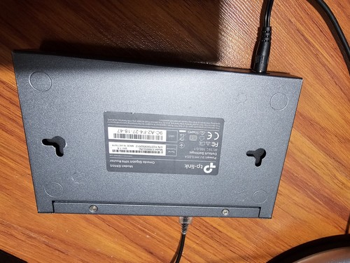 新品未開封品 VPNルーター (ER 605) $_57.JPG?set_id=880000500F