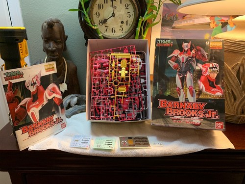 Bandai 176490 1:8 Tiger & Bunny Barnaby Brooks Jr. MG 2012