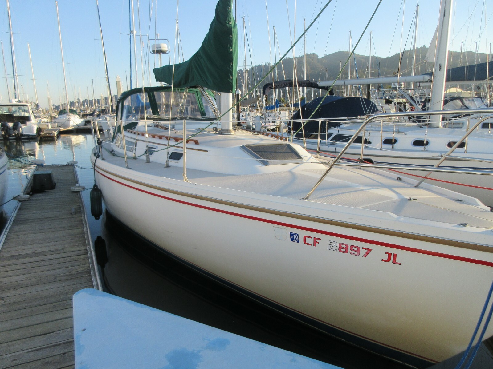 1987 36' CATALINA W/ UNIVERSAL M-25 XP DIESEL ENGINE-APPRAISED AT $41,500 -CARUD
