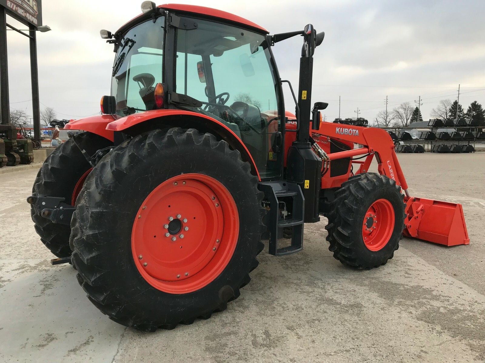 2017 KUBOTA M6-131