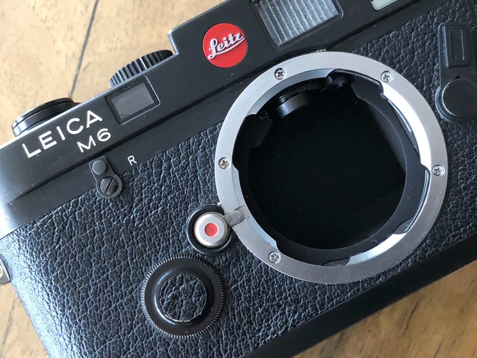 ?TOP MINT? Leica M6  35mm Film Camera Body Only from Canada