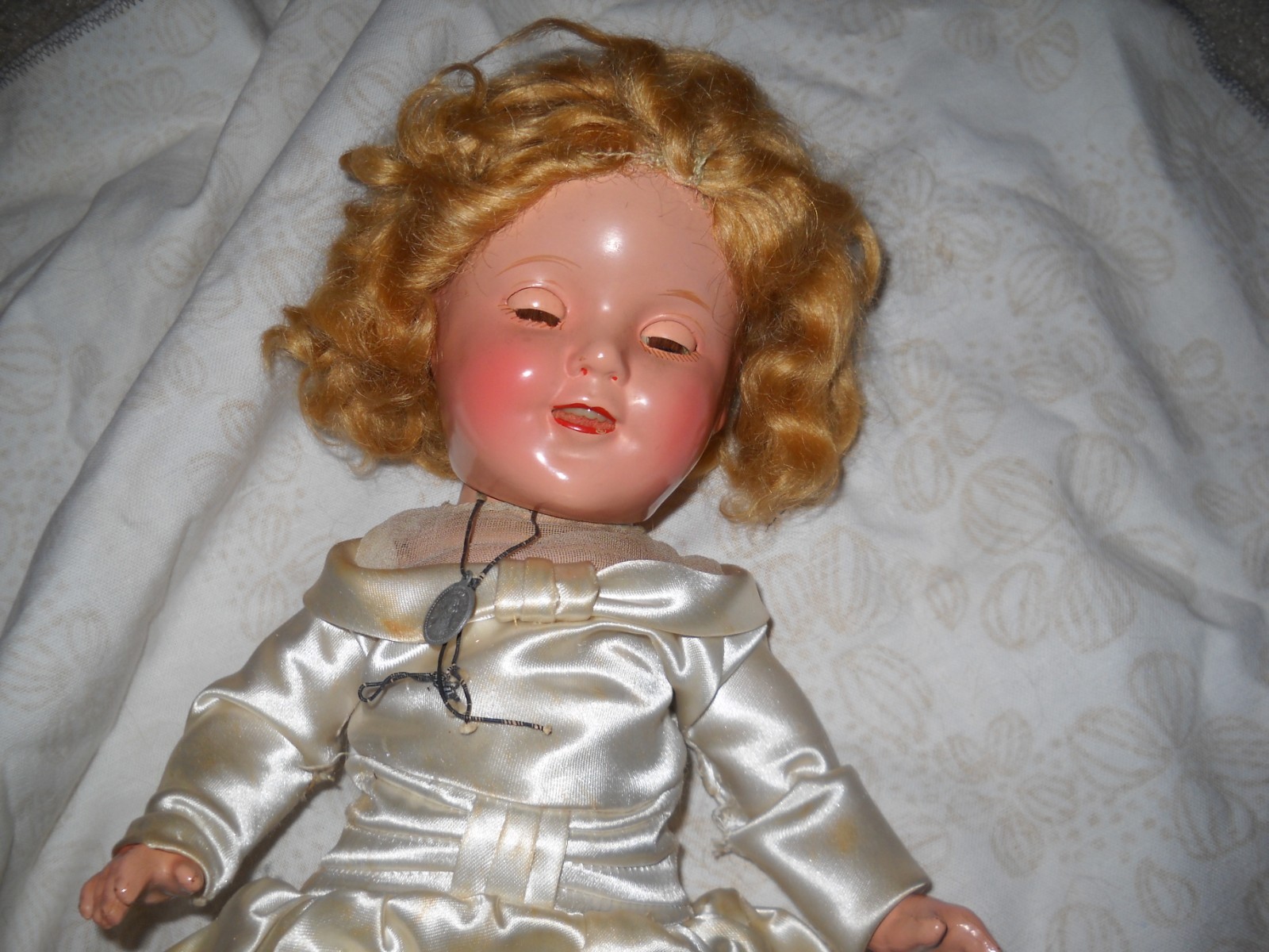 Vintage/Antique ~ 1930's 13.5in~Shirley Temple Doll w/ Original Trunk & Outfits.