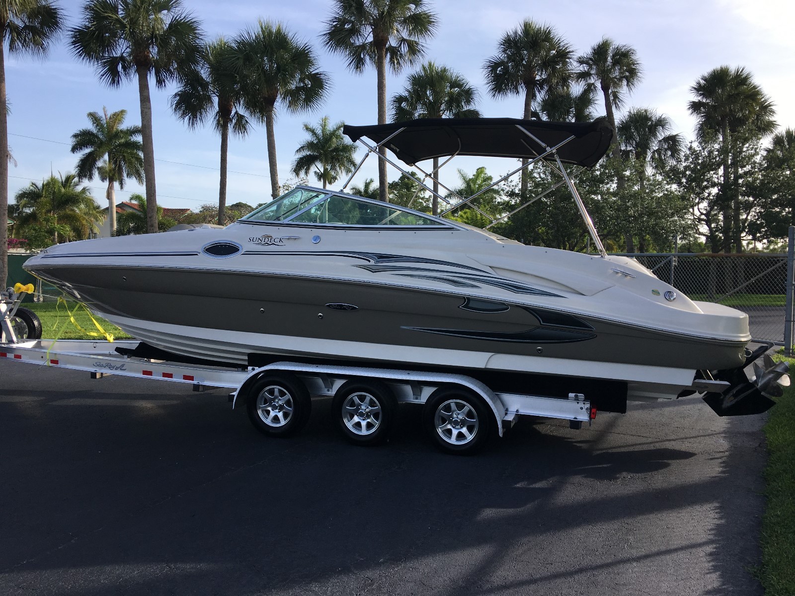 2006 Sea Ray 270 Sundeck 6.2 Mercruiser Serviced Detailed Covers Carpets Low Hrs