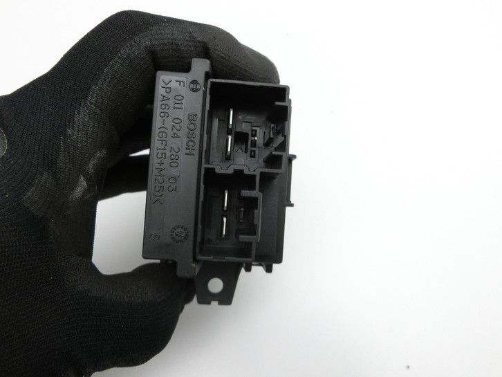 Opel Meriva B S10 10-13 Widerstand Gebläse Lüfter Opel Meriva B S10 10-13 22.03.2010 13503201 F011500056 SMU465V1T... Vorschau 4