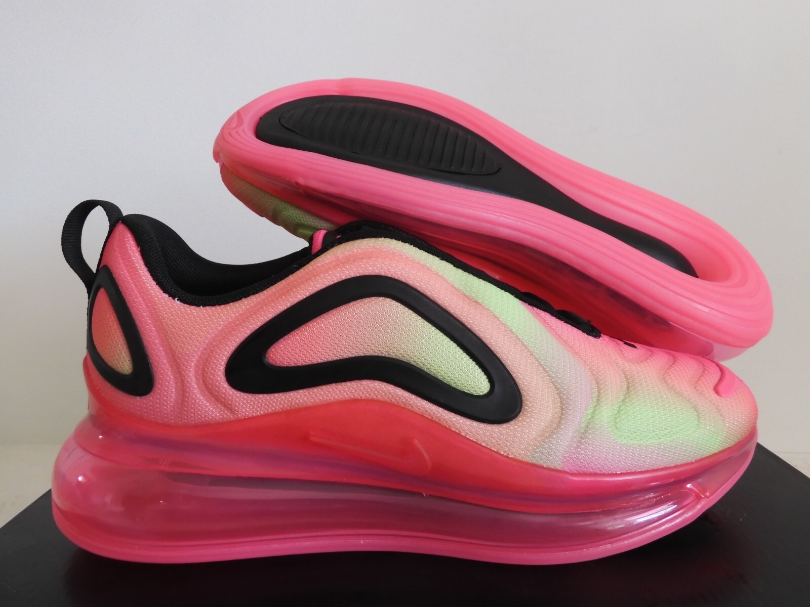 nike pink blast apparel