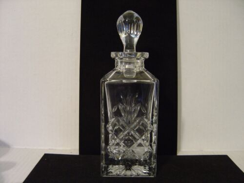 BEAUTIFUL HEAVY CUT CRYSTAL SQUARE DECANTER WITH STOPPER