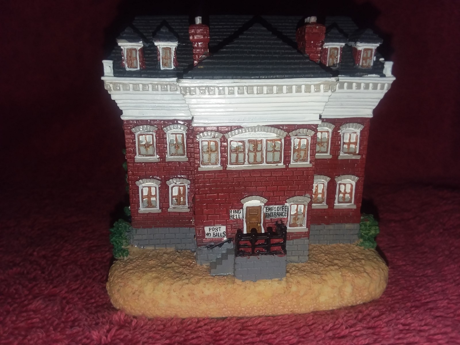 Liberty Falls AH233 First Bank of Liberty Falls 2001 International Resources