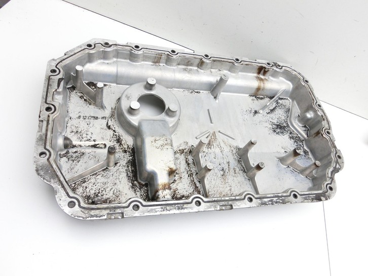 Audi A6 4F C6 05-09 3.2 188KW AUK Ölwanne Motorwanne Audi A6 4F C6 05-09 09.03.2004 06E103604F 06E103604G... Vorschau 3