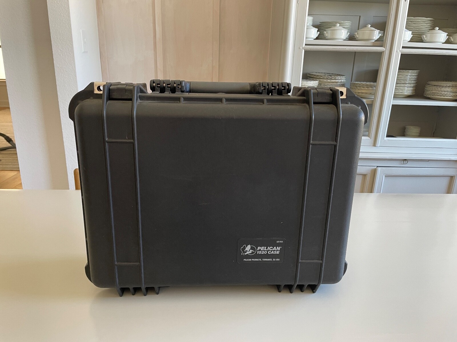 【PELICAN】 1520 PROTECTOR CASE / BLACK Amazon.com : Pelican 1520 Case With Foam (Black) : Electronics