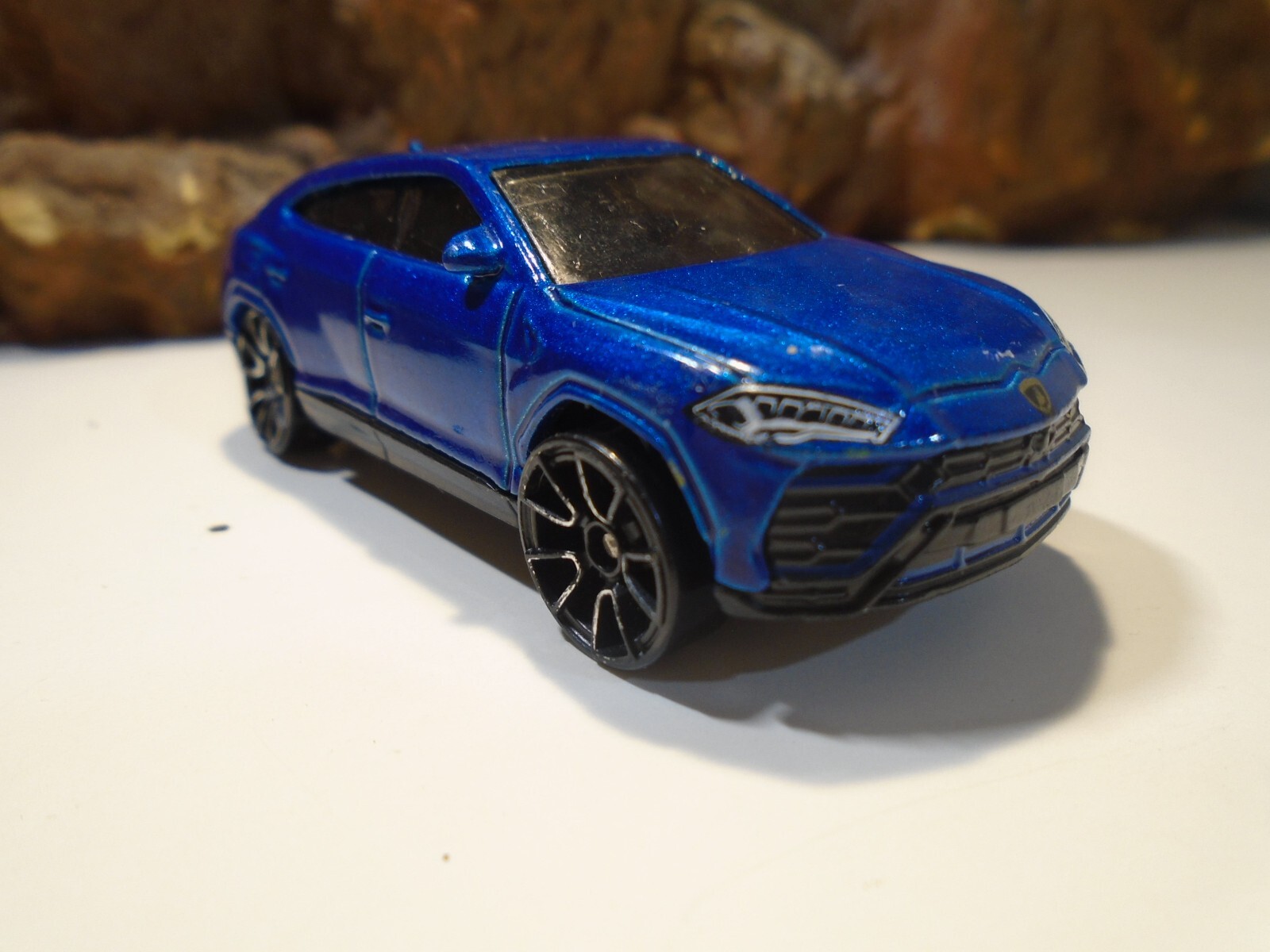 HOT WHEELS 1/64 SCALE 2017 LAMBORGHINI URUS GHB 36, 1-104-1 HOT WHEELS 1/64 SCALE 2017 LAMBORGHINI URUS GHB 36, 1-104-1