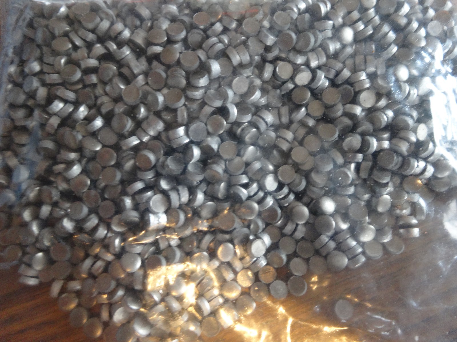 1/2 POUND OF SMALL ALUMINUM CIRCLES 3/16