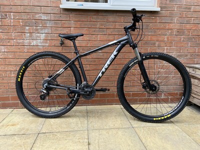 Trek marlin 6 maxxis High Roller II 29” Wheel Large MTB Mountain Bike Needs TLC