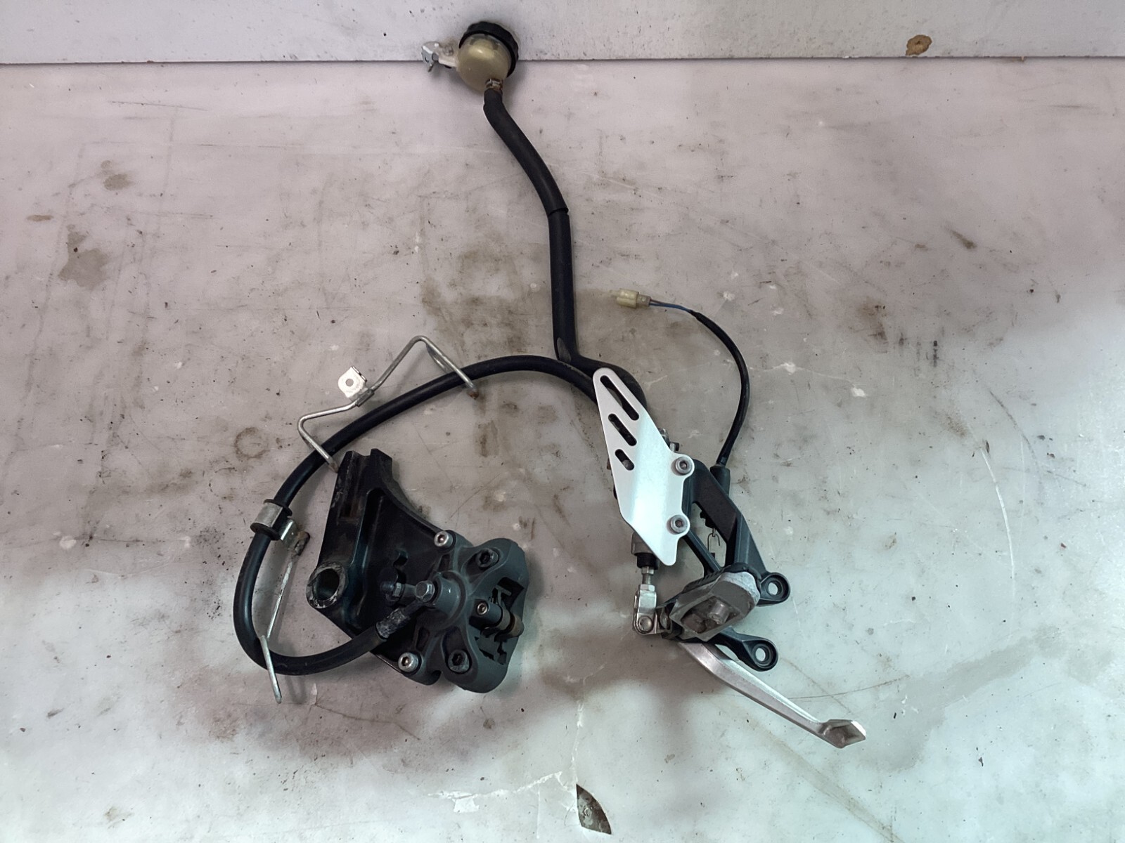 06-11 KAWASAKI ZX14 RIGHT SIDE REARSET REAR SET FOOT PEG