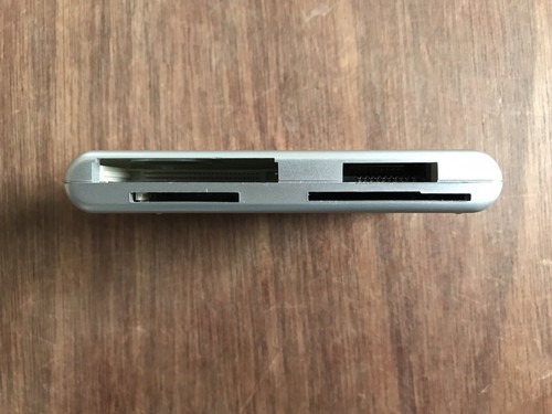 Digital Concepts, 21-IN-1 Flash Card Reader, USB2.0, CR-70R, Mac/PC, Plug-N-Play