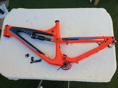Scott Genius LT710 plus Carbon Frame Set 2017 frame is damaged !