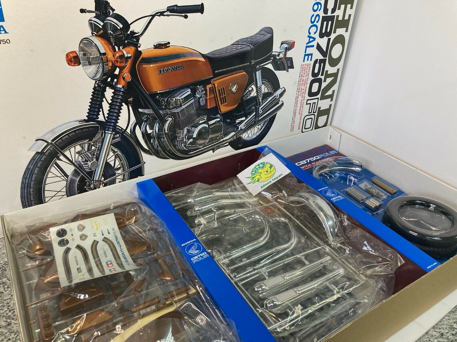 TAMIYA Honda Dream CB750 FOUR Big Scale 1/6 Plastic Model TAMIYA Honda Dream CB750 FOUR Big Scale 1/6 Plastic Model