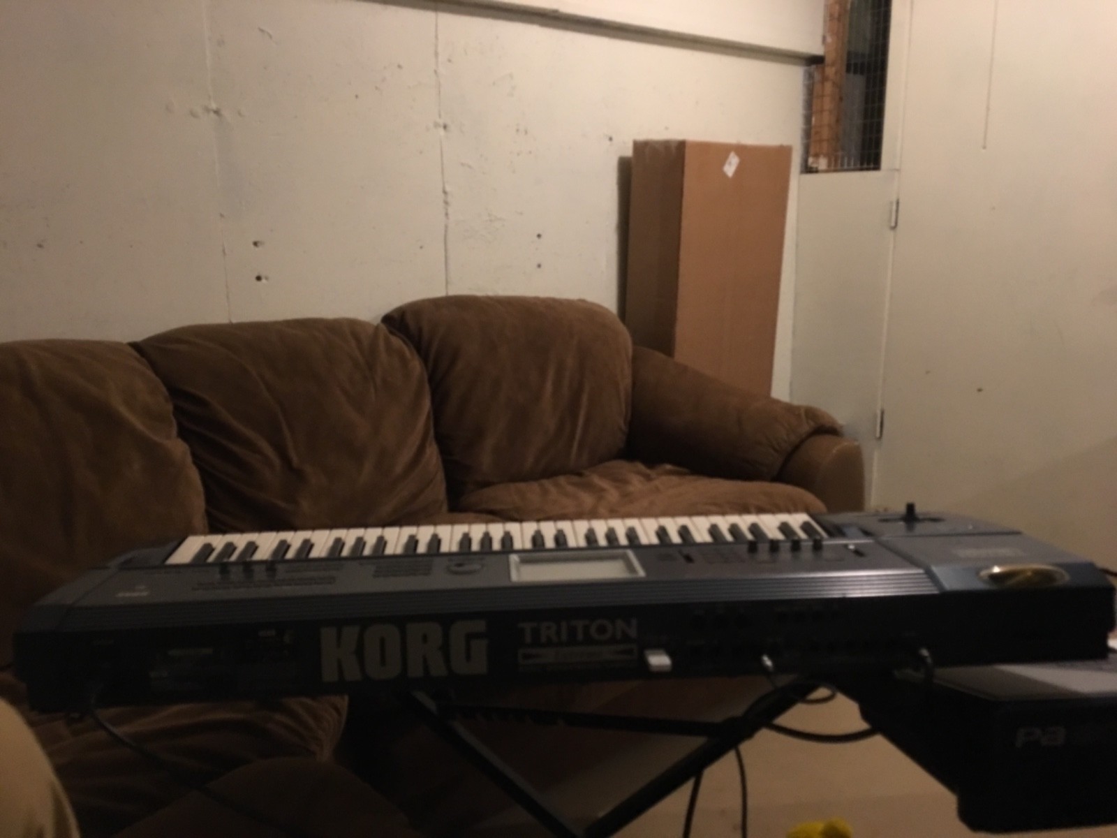 Korg Triton Extreme 61 96mb ram