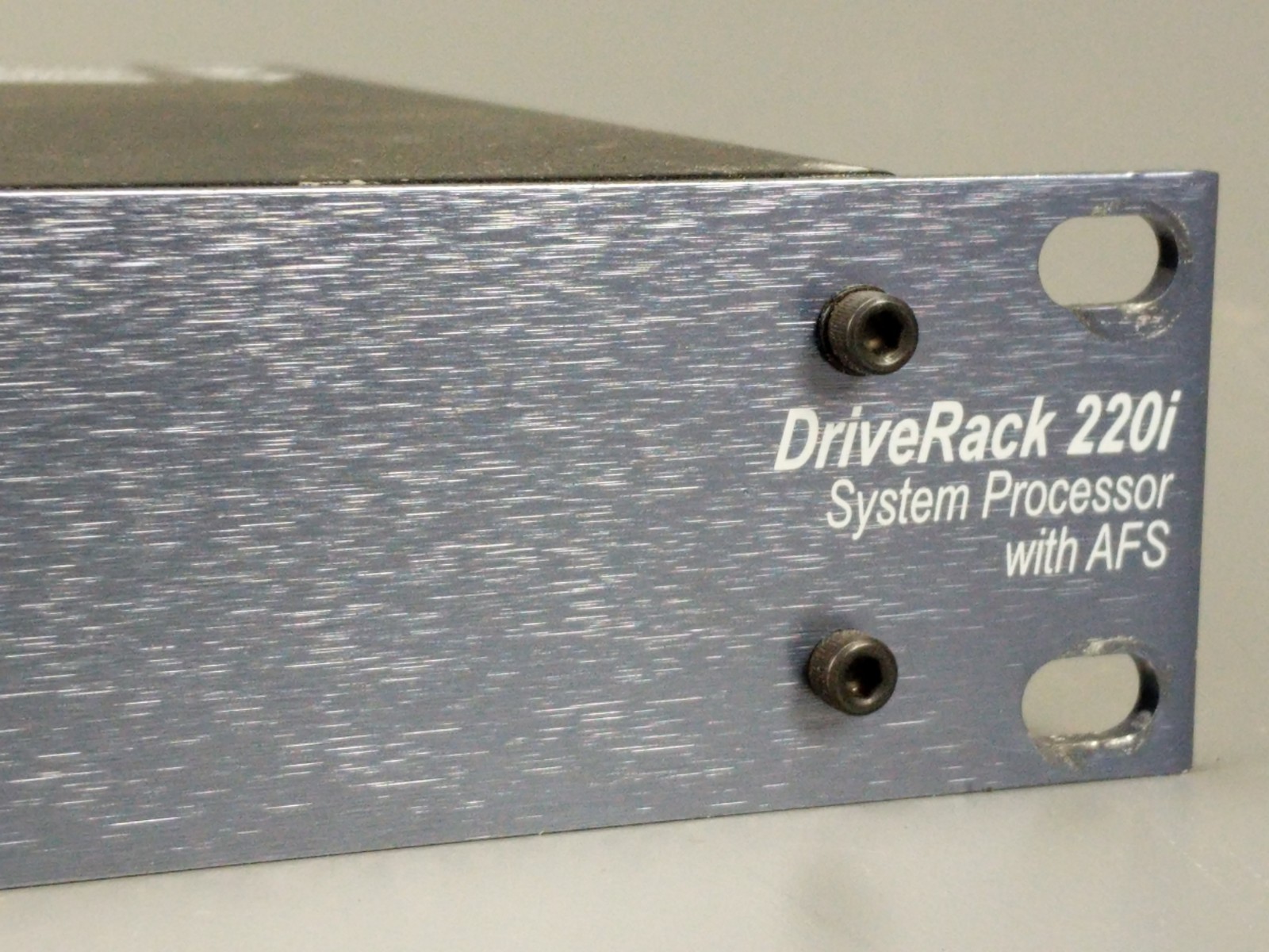 DBX 220I System Processor with Advanced Feedback Suppression - Free Shipping