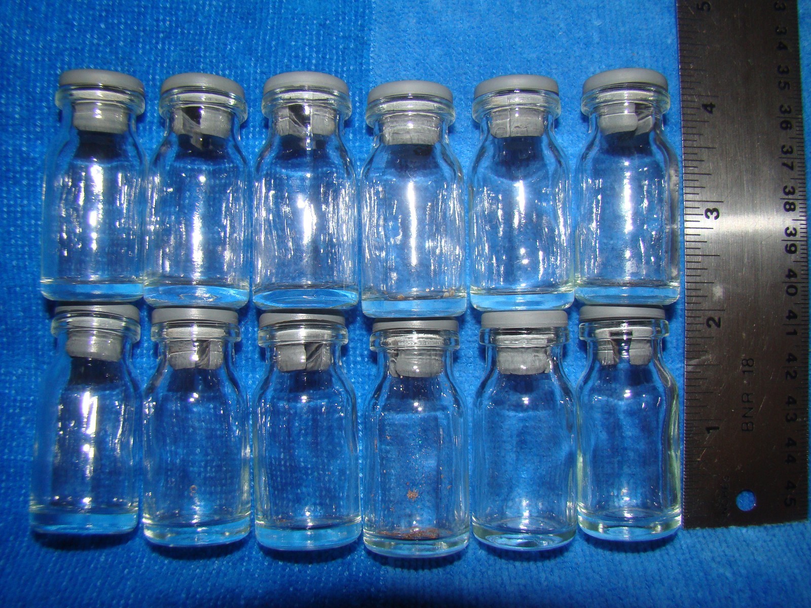 VTG (12) Miniature Borosilicate Glass Serum Bottles & Stopper - Beading & Crafts