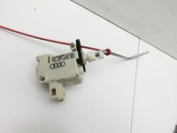 Audi A3 8P 08-10 Cabrio ZV Stellmotor Heckklappe Heckklappenschloss Audi A3 8P 08-10 27.04.2009 8P7862153... Vorschau 2