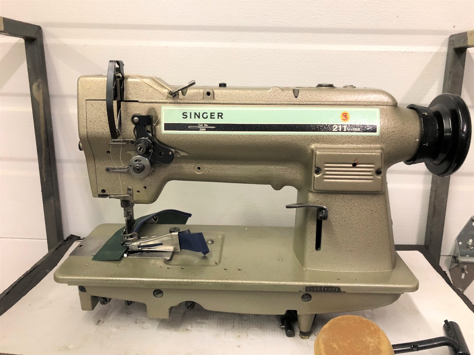 SINGER 211U166A WALKING FOOT VERTICAL BOB REV BINDING+ INDUSTRIAL SEWING MACHINE