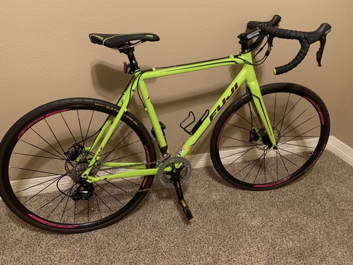 Mint Condition Fuji Women’s Cross Bike w/ 2 Sets Of Tires