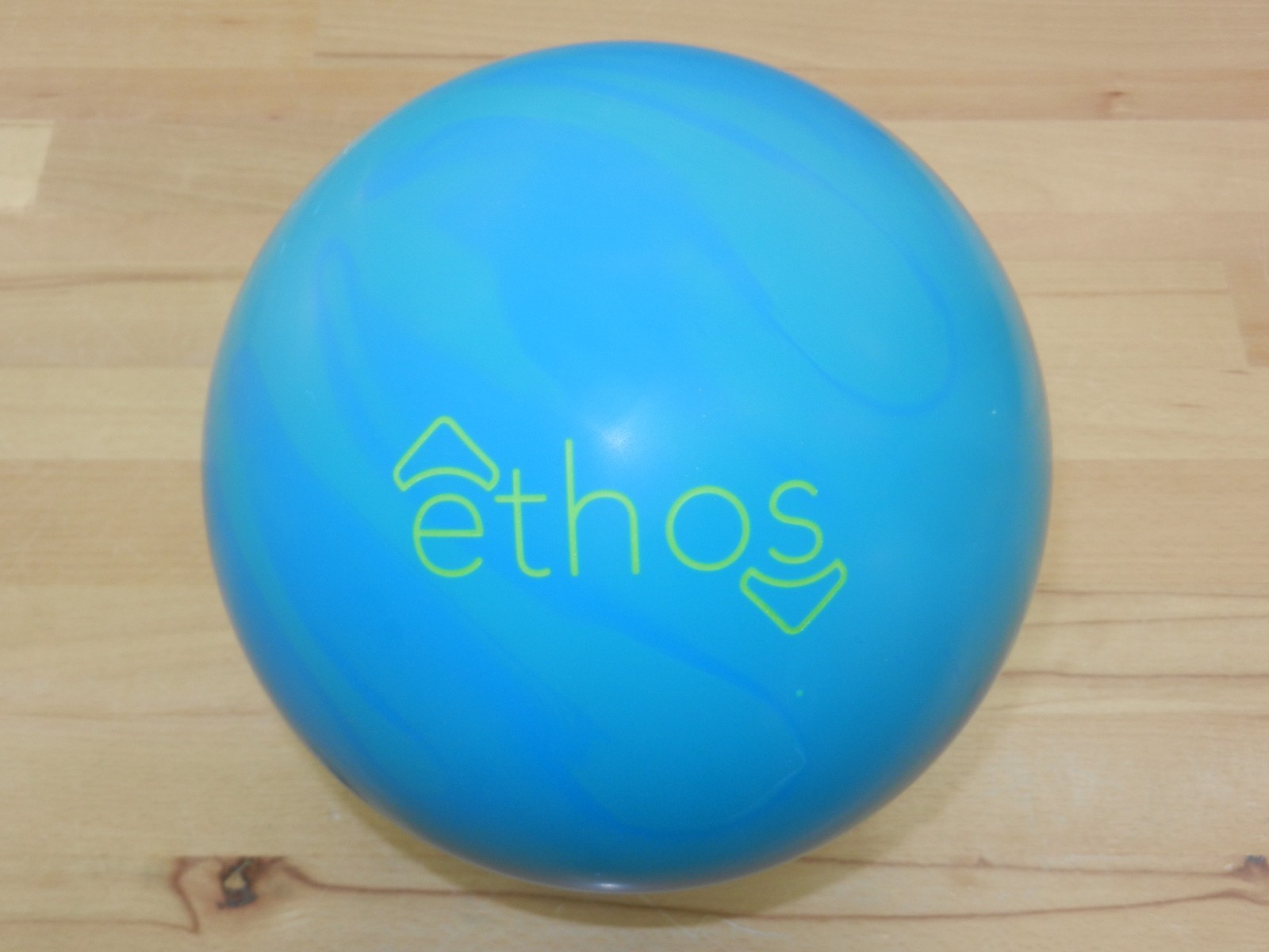 NIB 15# Brunswick Ethos Solid Bowling Ball 15.4/3-4